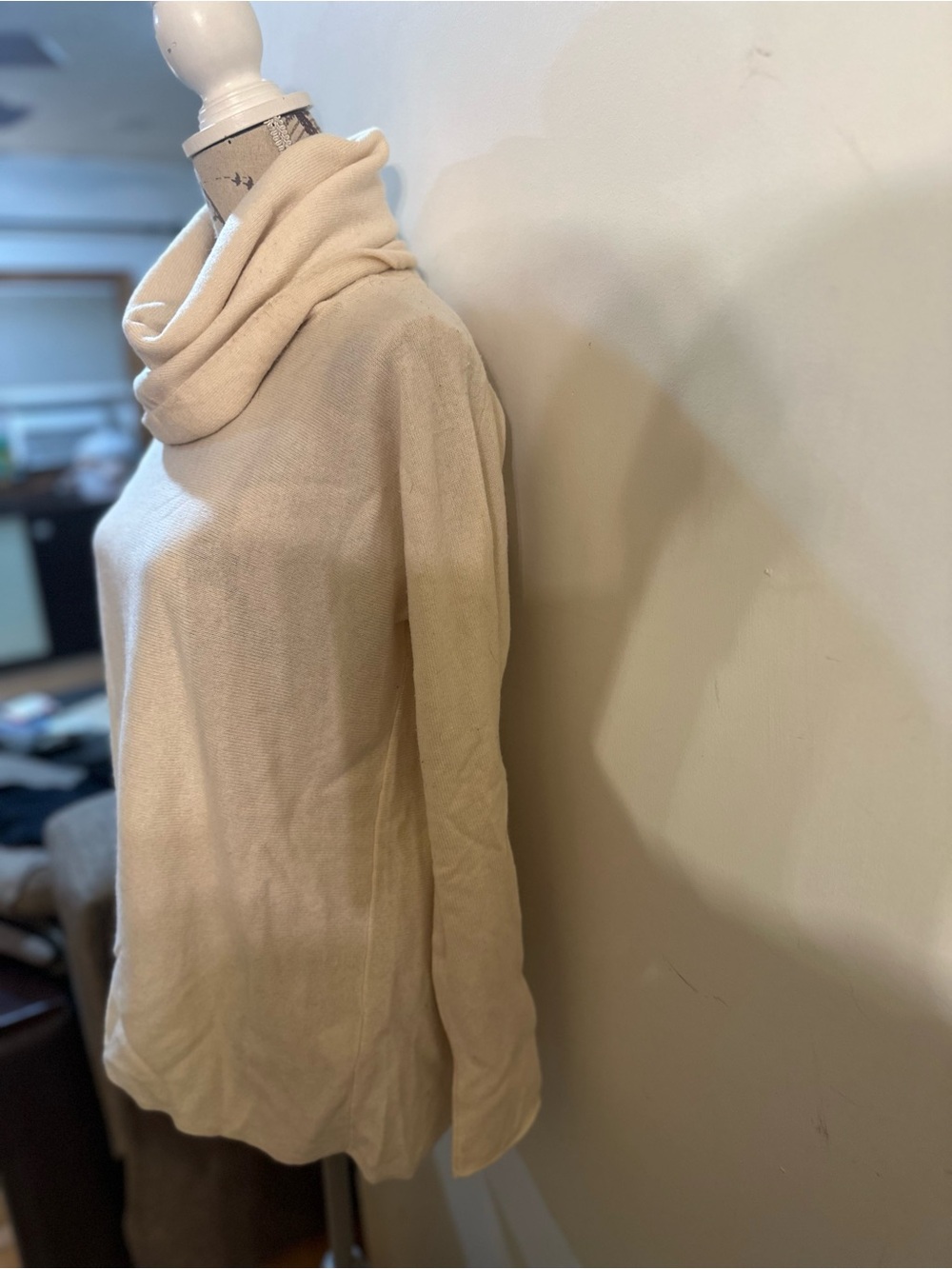 Vince Cream Cowl-Neck Knit Sweater - Picture 4 of 10